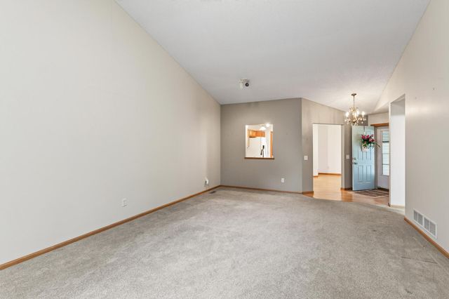 9076 212th Street W, Lakeville, MN 55044