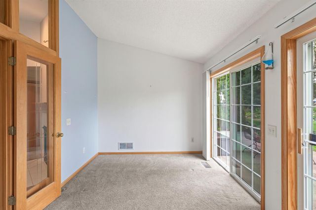 9076 212th Street W, Lakeville, MN 55044
