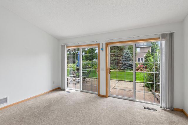 9076 212th Street W, Lakeville, MN 55044