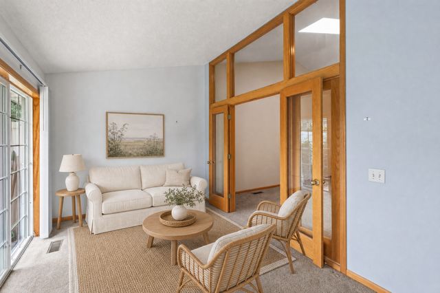 9076 212th Street W, Lakeville, MN 55044