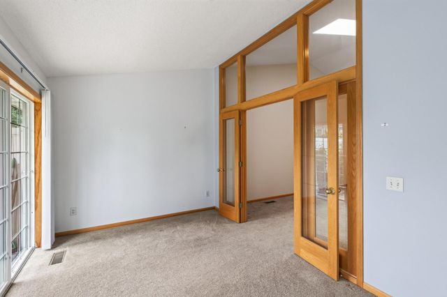 9076 212th Street W, Lakeville, MN 55044