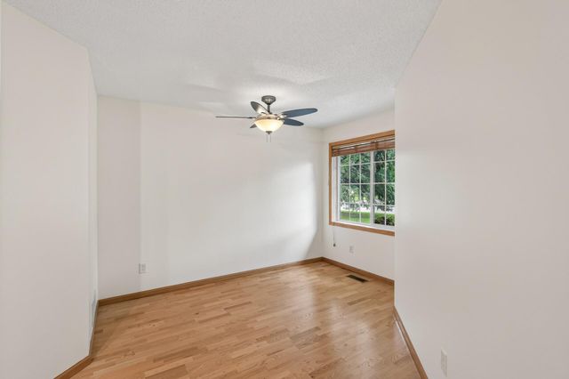 9076 212th Street W, Lakeville, MN 55044