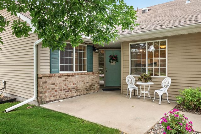 9076 212th Street W, Lakeville, MN 55044