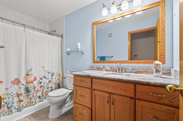 9076 212th Street W, Lakeville, MN 55044
