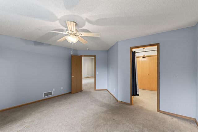 9076 212th Street W, Lakeville, MN 55044