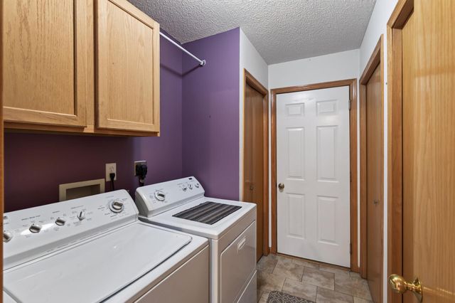 9076 212th Street W, Lakeville, MN 55044