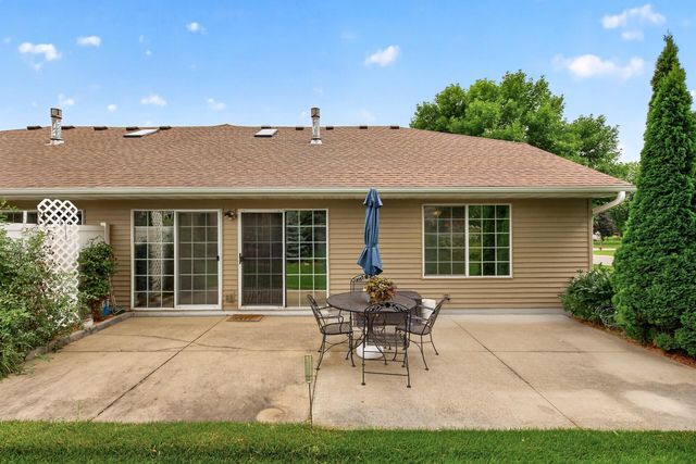 9076 212th Street W, Lakeville, MN 55044
