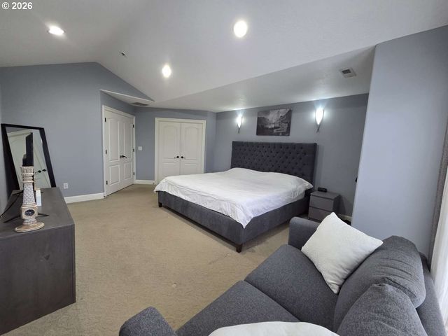 2210 Se 352ND Ave, Washougal, WA 98671