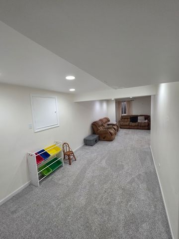 7943 Dada Drive, Gurnee, IL 60031