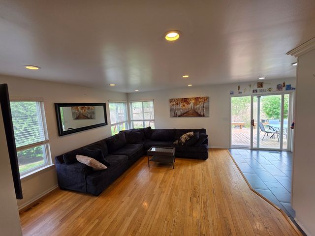 7943 Dada Drive, Gurnee, IL 60031