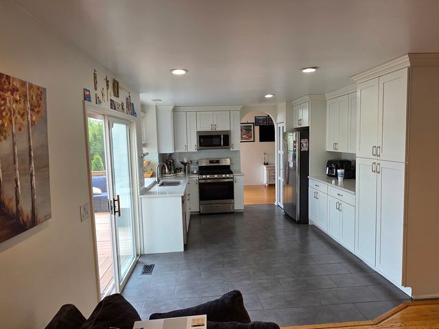 7943 Dada Drive, Gurnee, IL 60031