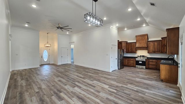 610 N Airport Road, Jonesboro, AR 72405