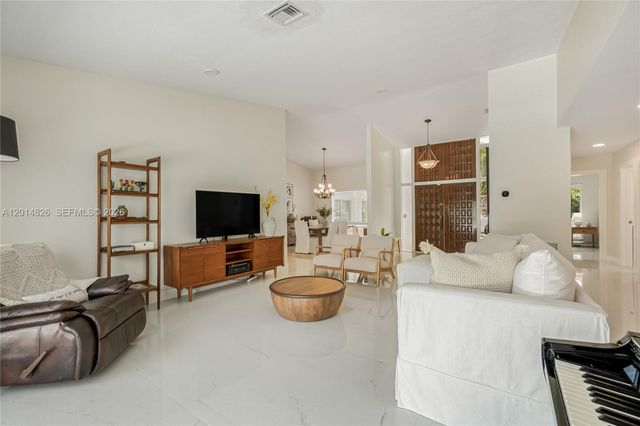 3701 Bridge Rd, Cooper City, FL 33026