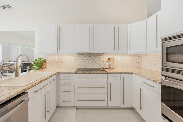 3701 Bridge Rd, Cooper City, FL 33026