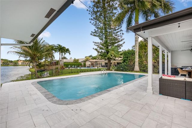 3701 Bridge Rd, Cooper City, FL 33026