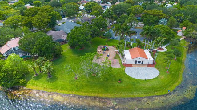3701 Bridge Rd, Cooper City, FL 33026