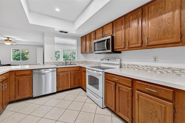 2015 BERRY ROBERTS DRIVE, Sun City Center, FL 33573