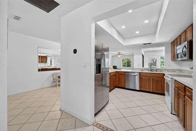 2015 BERRY ROBERTS DRIVE, Sun City Center, FL 33573