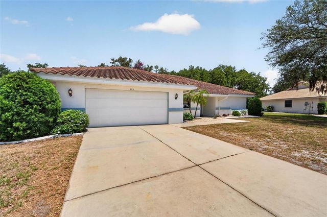 2015 BERRY ROBERTS DRIVE, Sun City Center, FL 33573