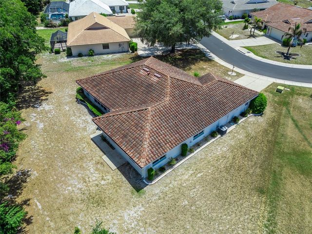 2015 BERRY ROBERTS DRIVE, Sun City Center, FL 33573
