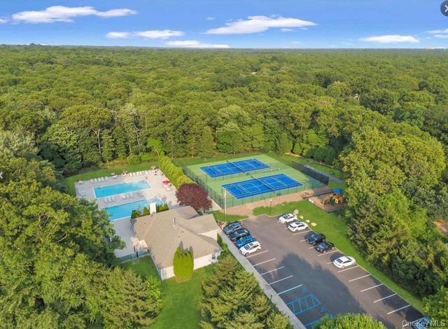 11 Cranberry Circle, Medford, NY 11763