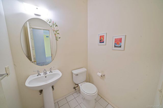 11 Cranberry Circle, Medford, NY 11763