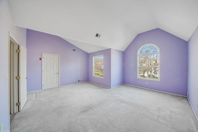 11 Cranberry Circle, Medford, NY 11763