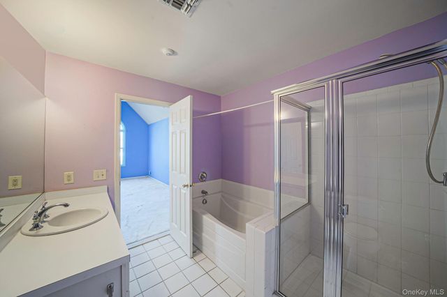 11 Cranberry Circle, Medford, NY 11763