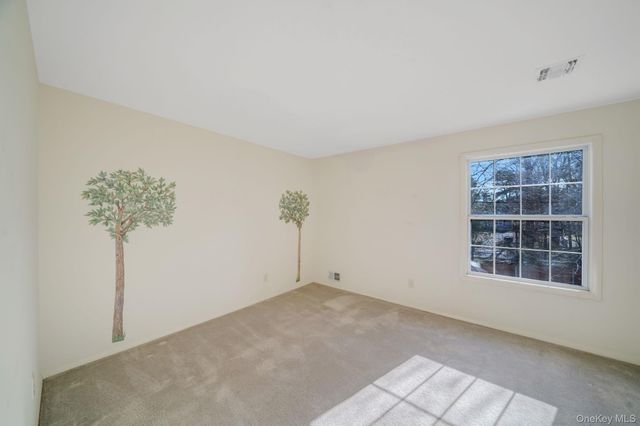 11 Cranberry Circle, Medford, NY 11763