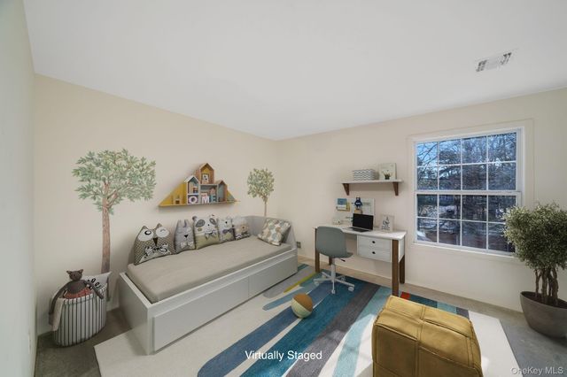 11 Cranberry Circle, Medford, NY 11763