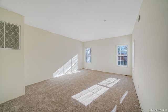 11 Cranberry Circle, Medford, NY 11763