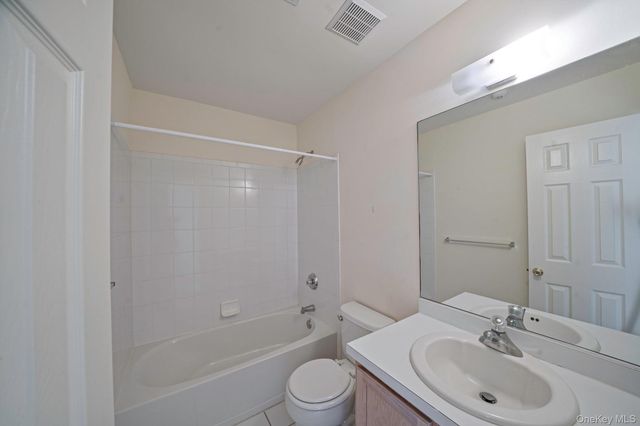 11 Cranberry Circle, Medford, NY 11763