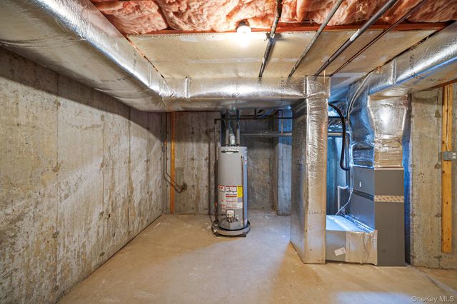 11 Cranberry Circle, Medford, NY 11763