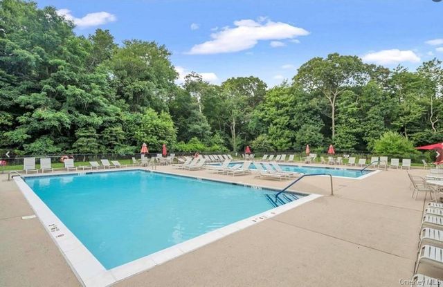 11 Cranberry Circle, Medford, NY 11763