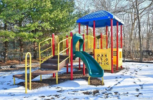 11 Cranberry Circle, Medford, NY 11763