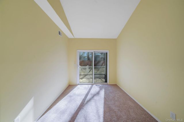 11 Cranberry Circle, Medford, NY 11763