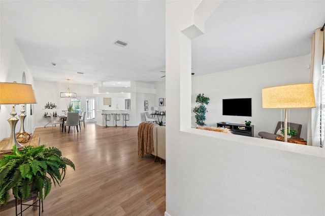 350 47TH AVENUE N, St Petersburg, FL 33703