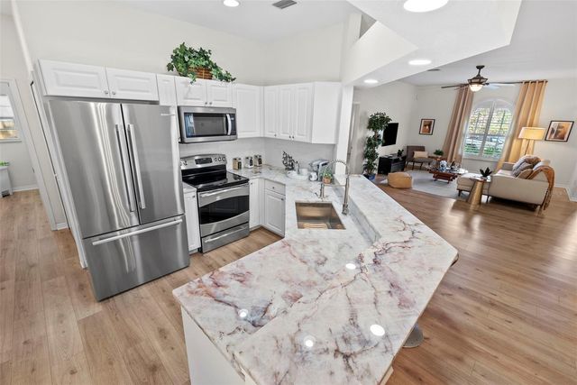 350 47TH AVENUE N, St Petersburg, FL 33703