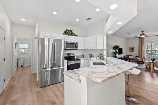 350 47TH AVENUE N, St Petersburg, FL 33703