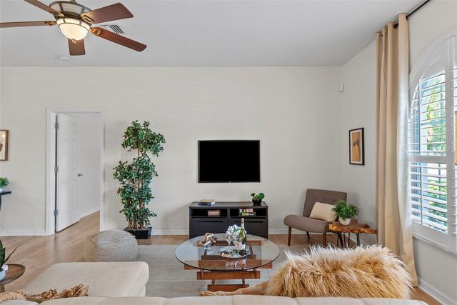 350 47TH AVENUE N, St Petersburg, FL 33703