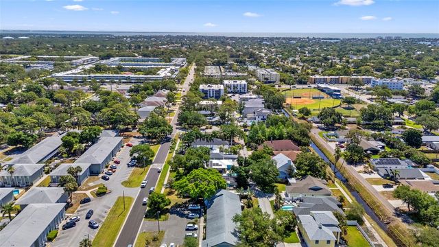 350 47TH AVENUE N, St Petersburg, FL 33703