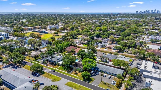 350 47TH AVENUE N, St Petersburg, FL 33703