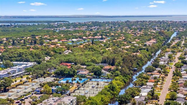 350 47TH AVENUE N, St Petersburg, FL 33703