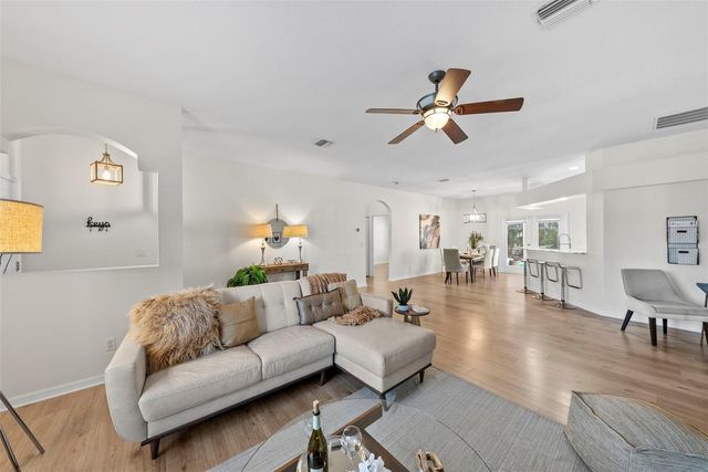350 47TH AVENUE N, St Petersburg, FL 33703