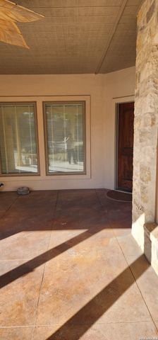 20 Laurel Tr, New Braunfels, TX 78130