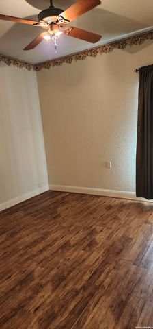 20 Laurel Tr, New Braunfels, TX 78130