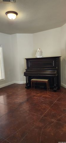 20 Laurel Tr, New Braunfels, TX 78130