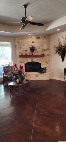 20 Laurel Tr, New Braunfels, TX 78130