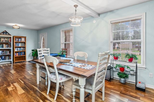 712 S Grand Street, Wolfe City, TX 75496
