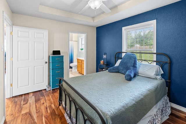 712 S Grand Street, Wolfe City, TX 75496